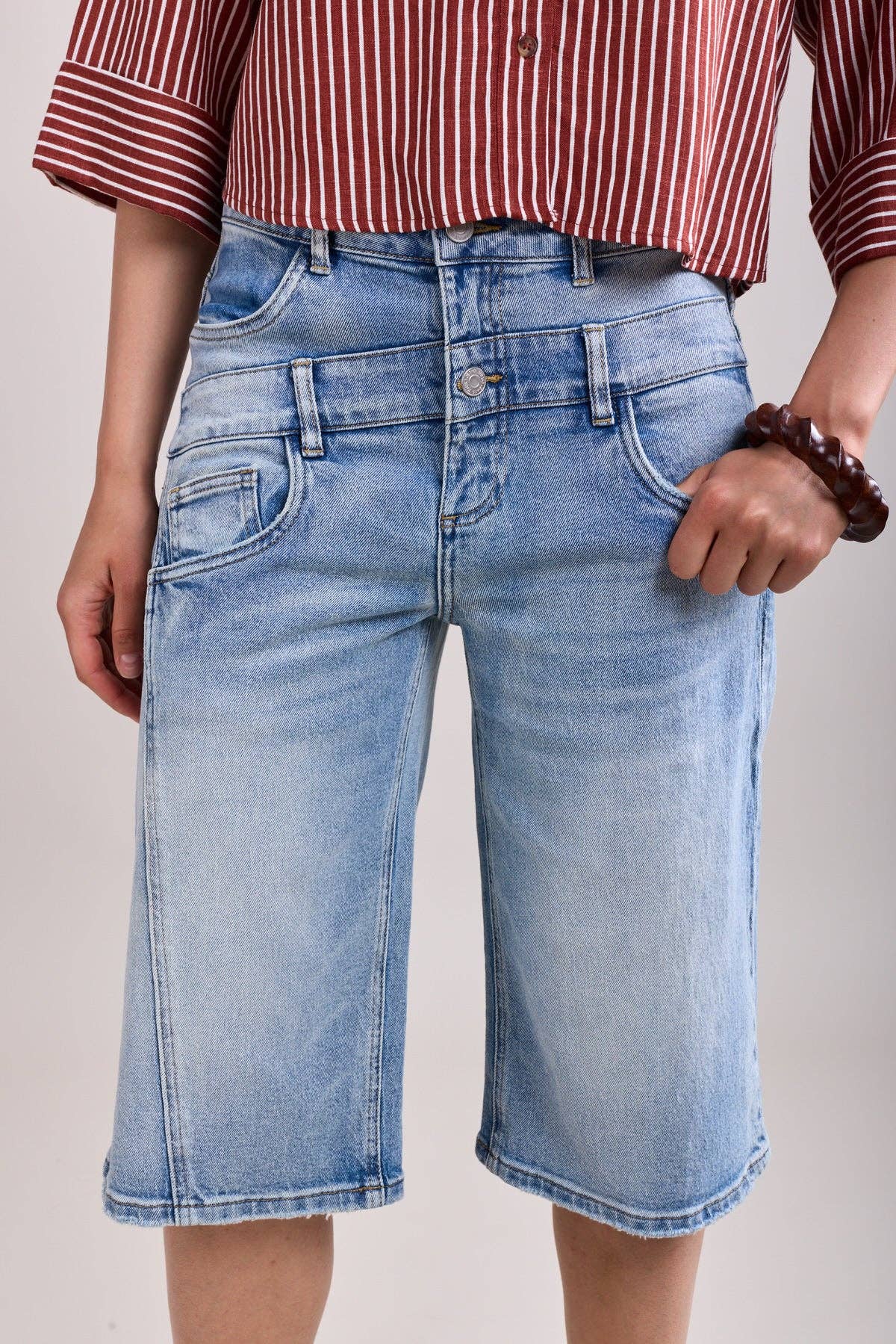 Bermuda jean évasé avec ceinture ZIGZAG