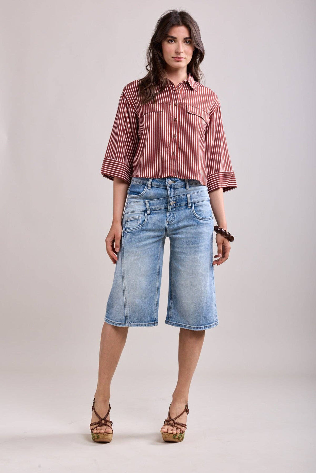 Bermuda jean évasé avec ceinture ZIGZAG
